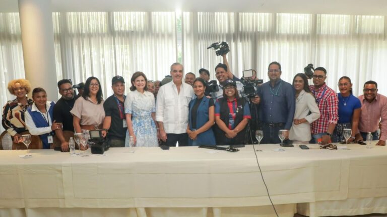 Presidente Abinader anuncia ampliación de la carretera hacia Licey al Medio a cuatro carriles para mejorar la movilidad y los accesos viales de Santiago