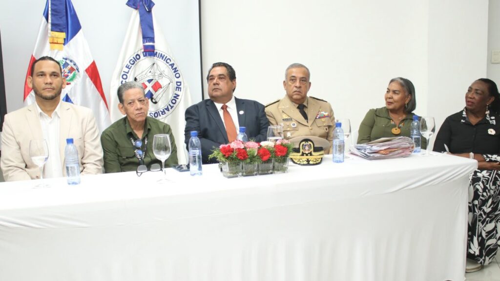 Permiso digital de menores genera RD.3 millones para notarios durante agosto