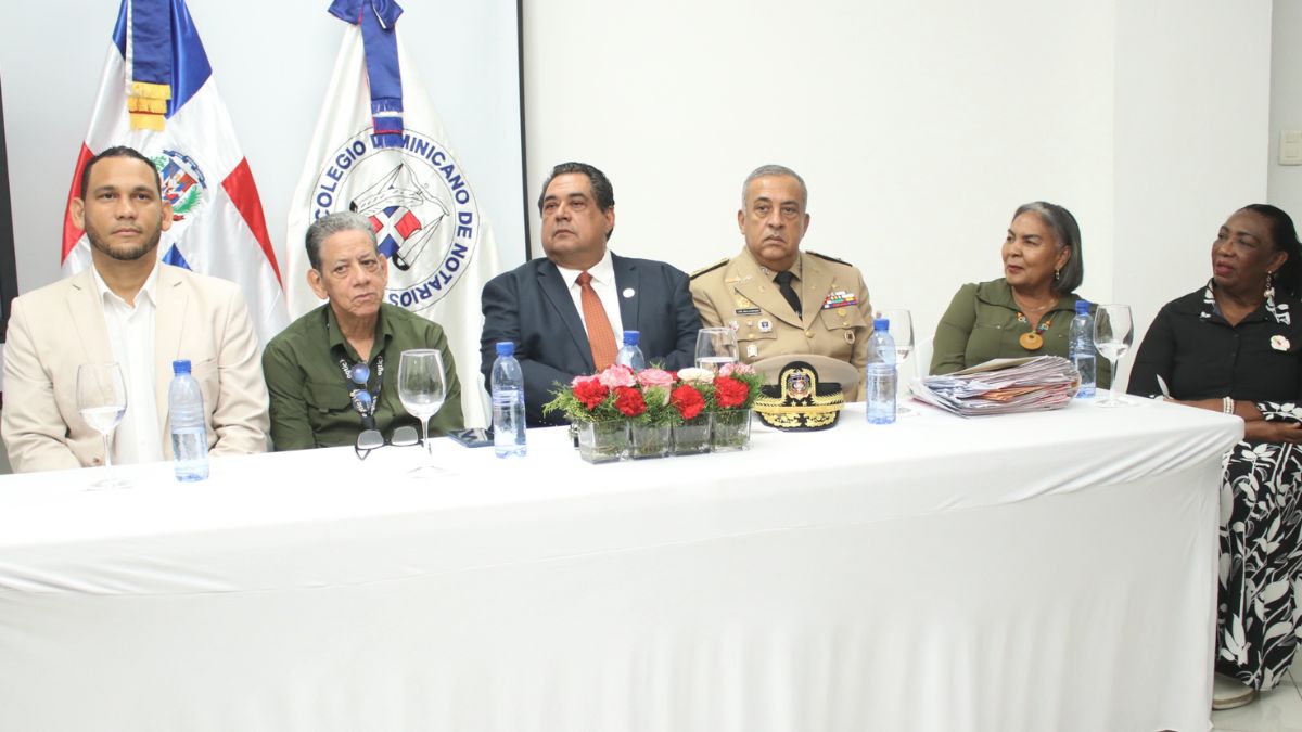 Permiso digital de menores genera RD.3 millones para notarios durante agosto