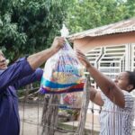 DASAC garantiza alimentación e inicia reparación de techos a familias afectadas por ventarrón en San Juan de la Maguana