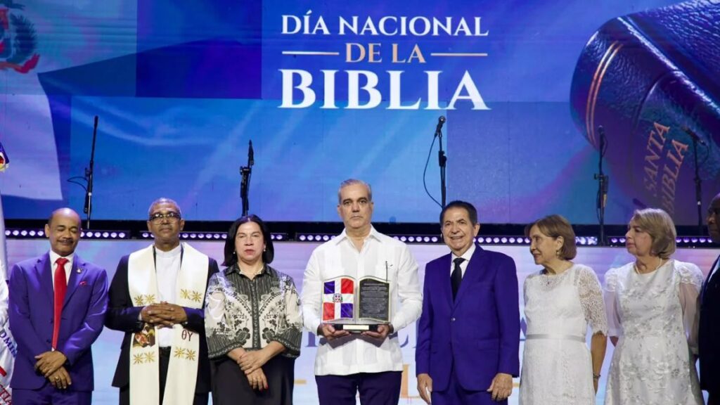 Comunidad Cristiana Nacional reconoce al presidente Abinader por su respaldo a la fe y a la Biblia durante seis años consecutivos