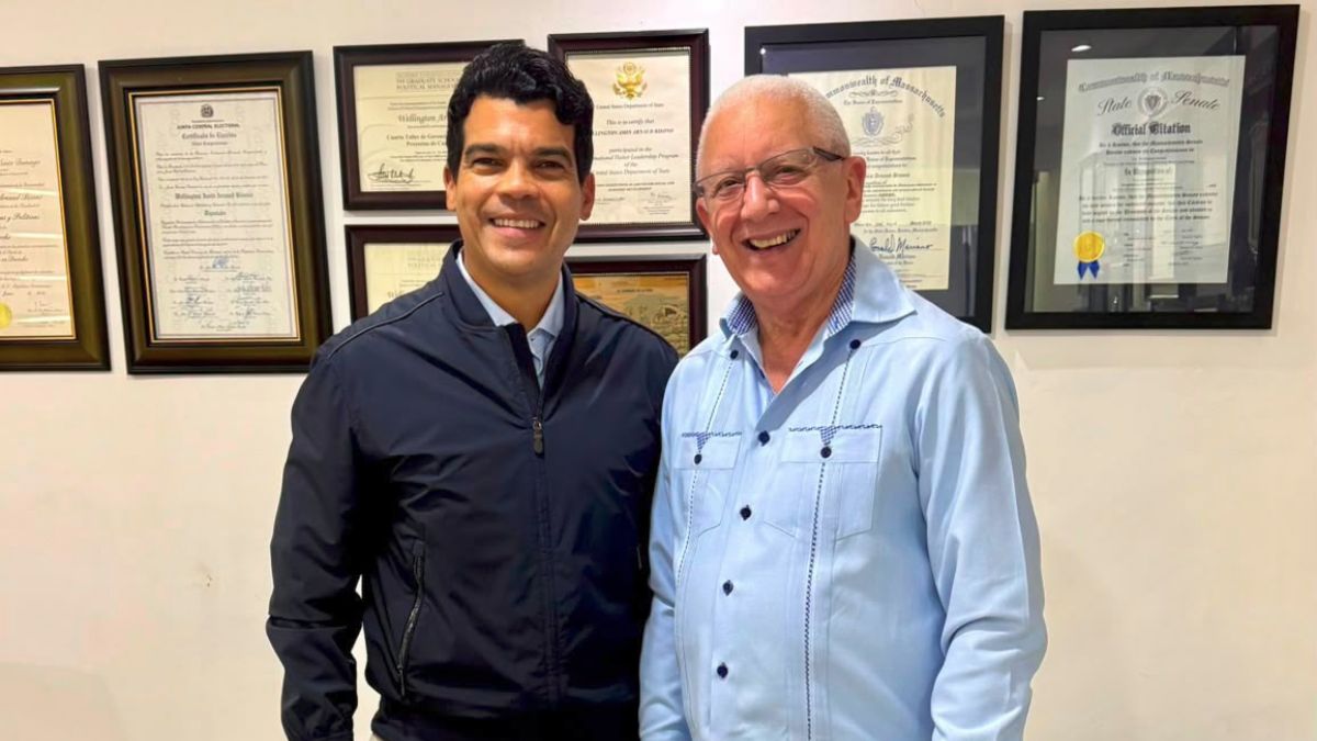 Wellington Arnaud designa al exdiputado Ramón Ceballo como vocero oficial de su proyecto presidencial
