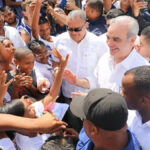 Abinader retoma agenda nacional con entrega de obras y títulos de propiedad