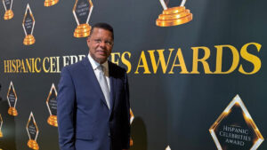 Dany Alcántara recibe en Miami el  premio nuevo líder de los medios de comunicación de República Dominicana