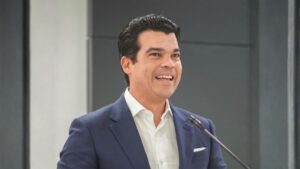 Wellington Arnaud encabeza percepción de funcionarios más eficientes, según SONDEOS