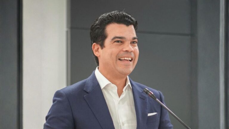 Wellington Arnaud encabeza percepción de funcionarios más eficientes, según SONDEOS