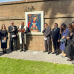 Presidente Abinader pide al pueblo dominicano orar por la salud del papa León XIV desde el Vaticano