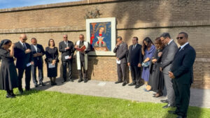 Presidente Abinader pide al pueblo dominicano orar por la salud del papa León XIV desde el Vaticano