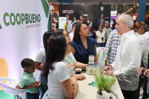 Presidente alaba Expo Cibao; ve impulsa negocios de la región